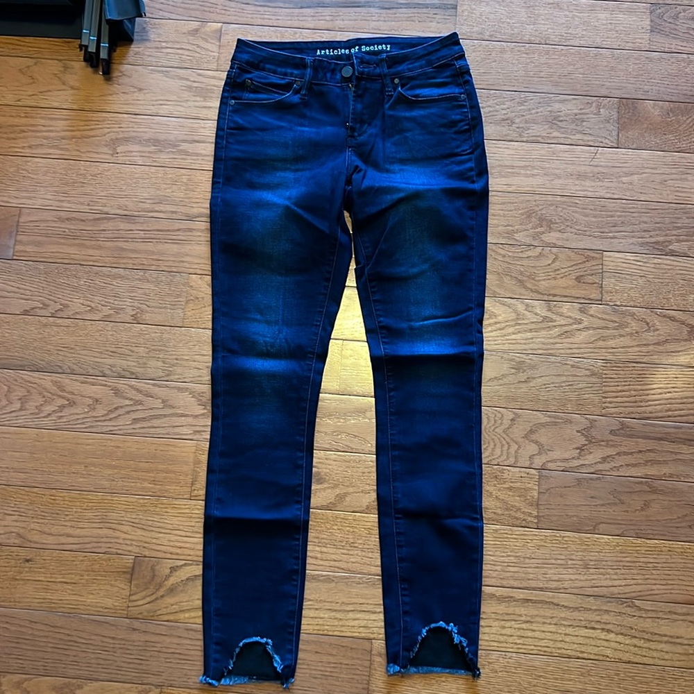 Articles of Society Skinny Jeans. size 25, gently used, distressed boot hem